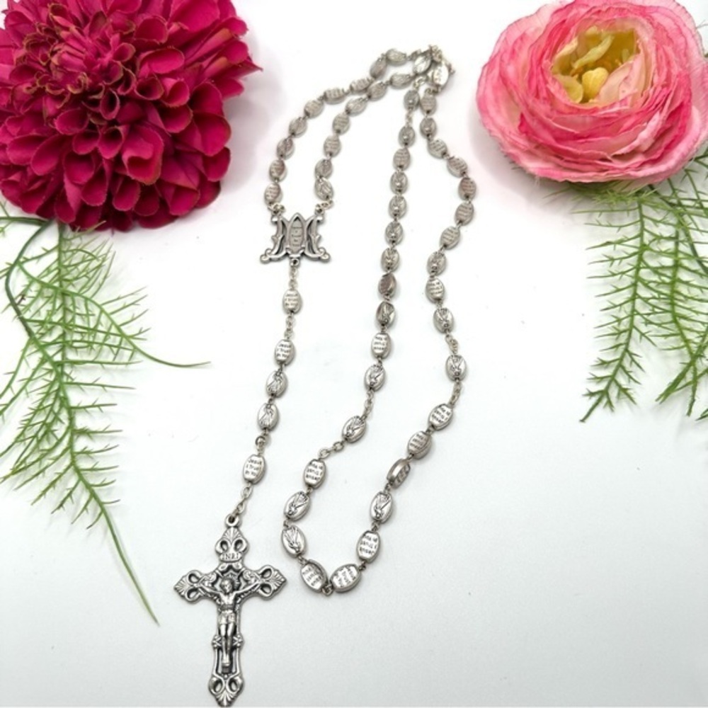 NEW⚜️JESUS I TRUST IN YOU Silver Rosary Necklace